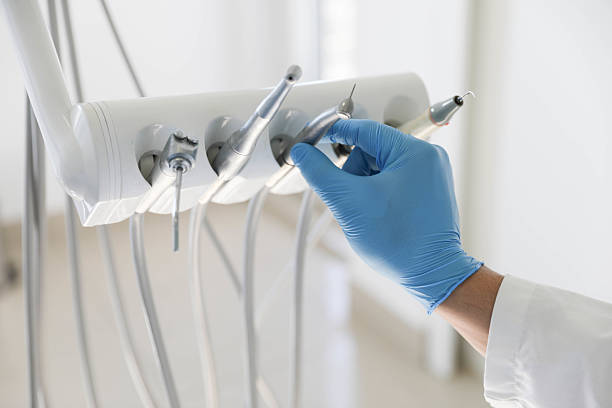 Professional Tooth Extraction technician working in Hahnville, LA